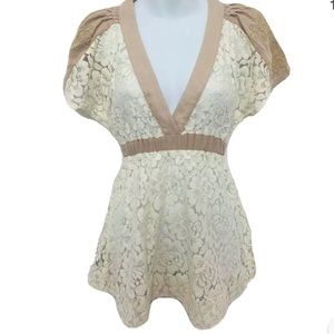 BKE Taupe White Lace Floral blouse, Lace sz S